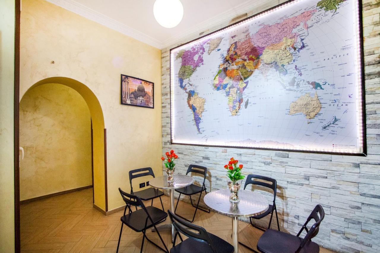 Funny Palace Hostel Roma Exterior foto